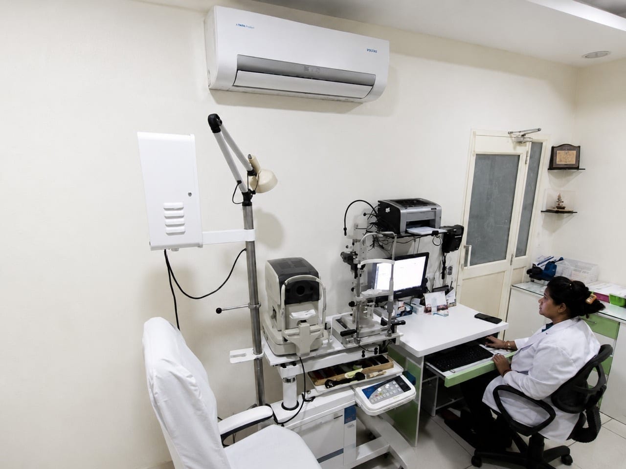 Ophthalmic examination room at I·PLAST